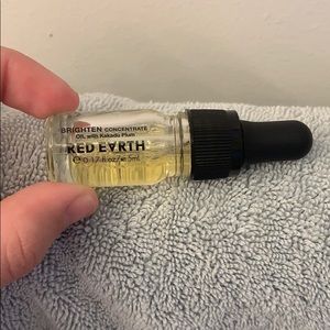 Red earth brighten concentrate